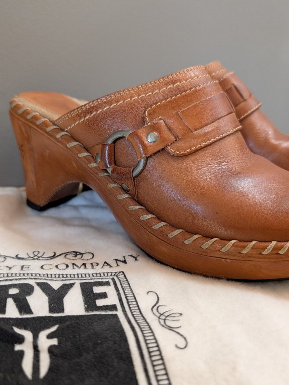 FALL GEM! Frye Charlotte Ring 7M Clog Cognac Leather Mule Slides Shoes w/ Tote